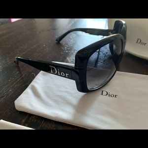 Authentic Christian Dior 60s 1 sunglasses in black